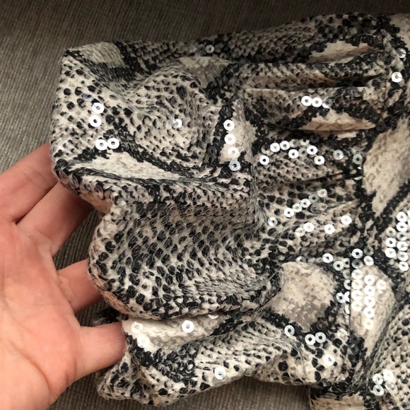 NWT Sequin snakeskin top - Picture 4 of 8